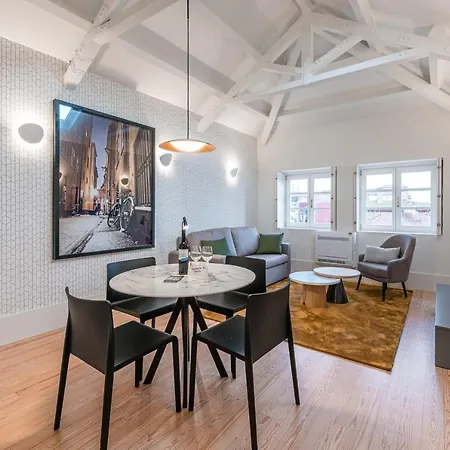 Guestready - Taipas Historical Penthouse Apartment Porto